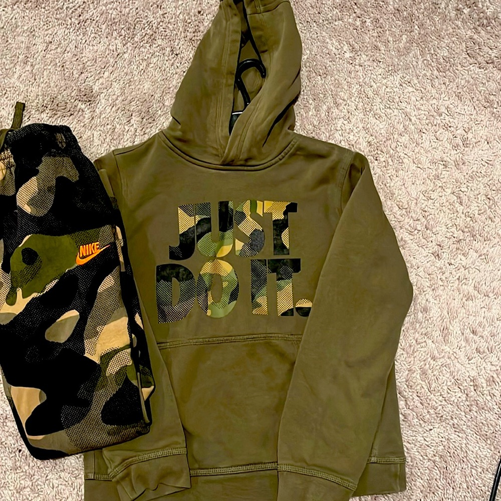 Boys Nike Jogger Sets